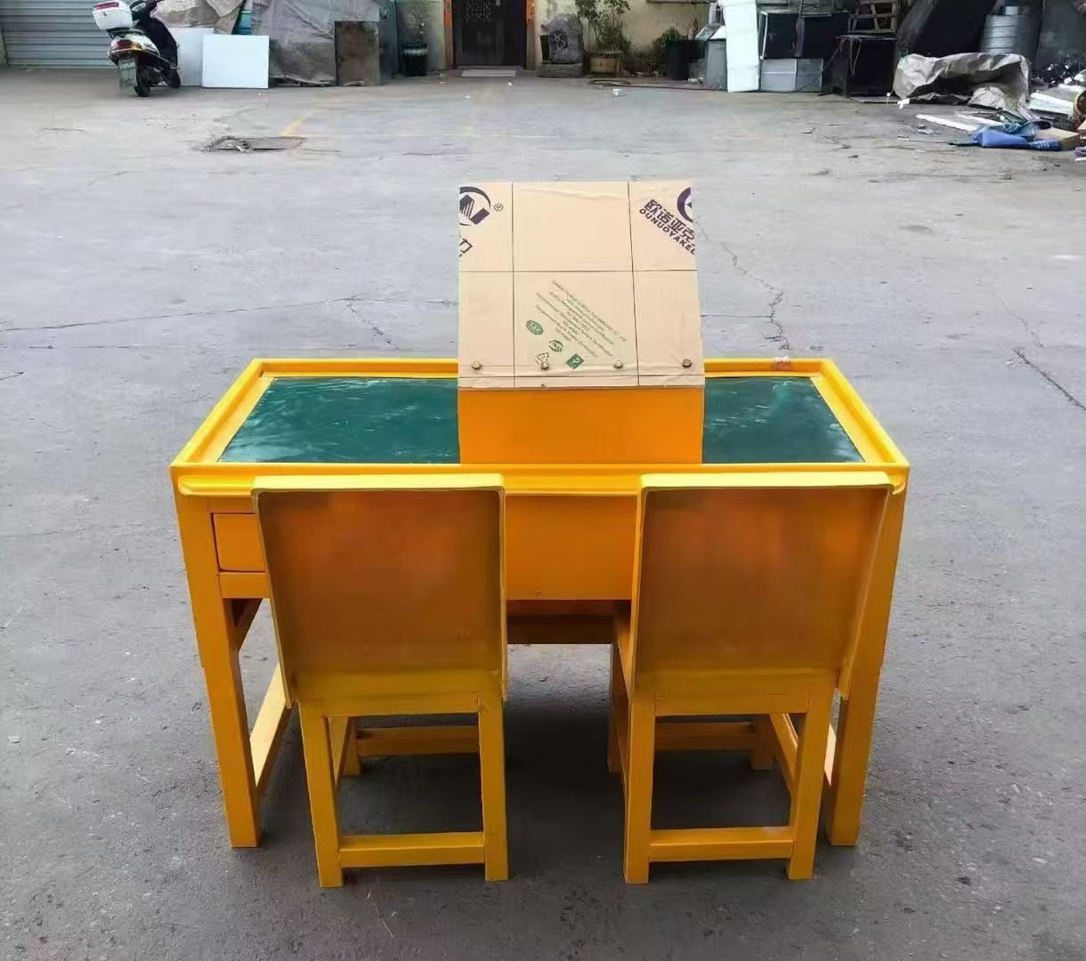 云县防静电导通桌井下煤矿火工品发放桌：危险品流转的安全守护者